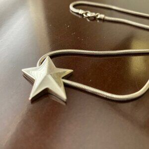 TIFFANY & Co SOLID STERLING SILVER Star Pendant Necklace Stamped 1984 Collect